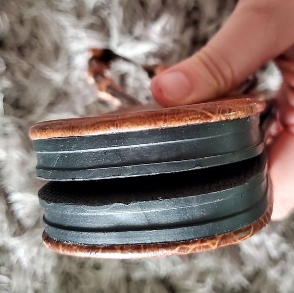 ADORABLE Beaded Flip Flop Sandals! - Picture 6 of 10